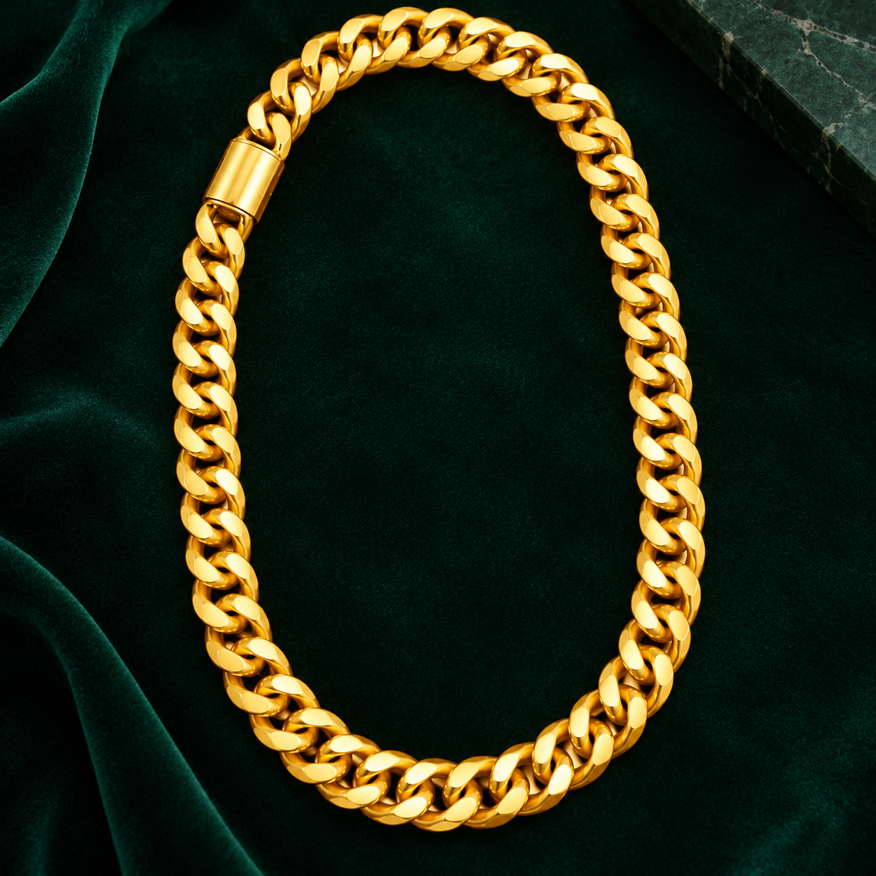 Nakoda Jewellers Classic Curb-Link Gold Men's Chain - Image 3